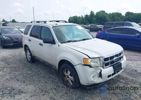 2011 Ford Escape Xlt z USA, uszkodzony, nr VIN 1FMCU9D7XBKB34112